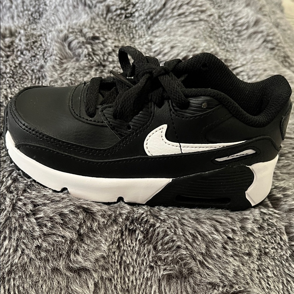 Nike Kids Black and White Sneakers
